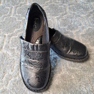 Boc Born Peggy Slip-On Clogs WOMENS Size 7.5M Black FLORAL Embossed COMFY Shoes
